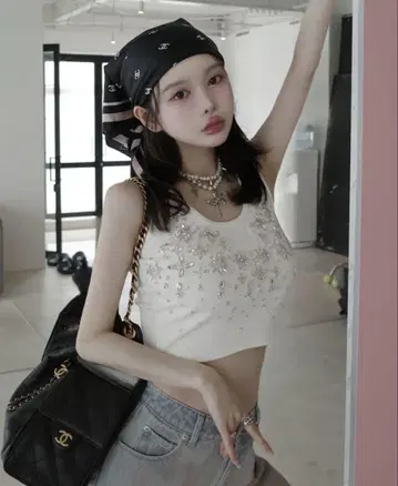 미사용 새상품 Darich 주얼리 리브 슬리브리스 상의