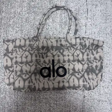 alo 타이다이 패턴 토트백