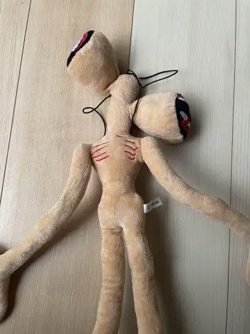 사이렌 헤드 봉제 인형