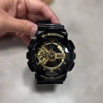 G-SHOCK 블랙/골드 아날로그/디지털