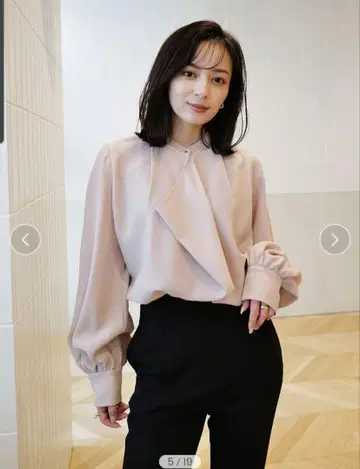 nuans 카스케이드 프릴 블라우스 USAGI ONLINE 한정 컬러