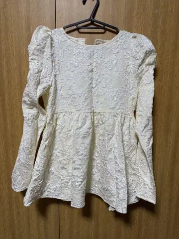 아이보리 레이스 긴팔 셔츠