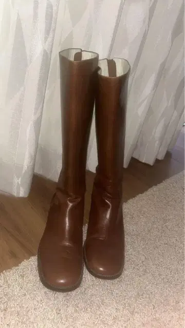 츠모리 치사토 브라운 가죽 롱 부츠