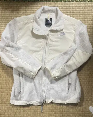 The North Face 화이트 플리스 자켓