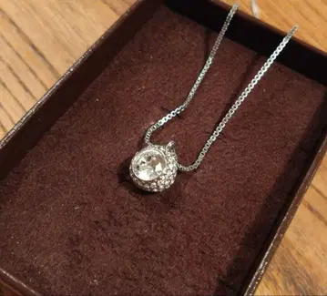 Swarovski 크리스탈 라운드넥 목걸이 박스 없음