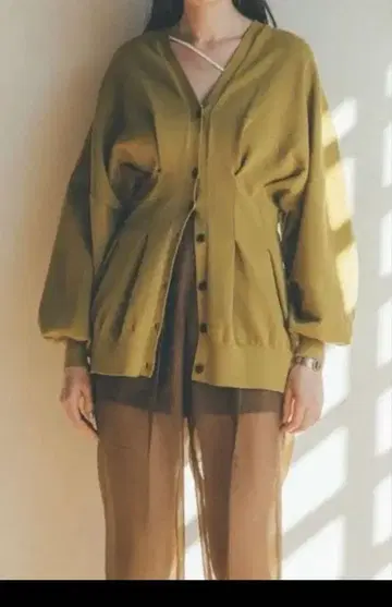 클레인 허리 쉐이프 돌먼 슬리브 가디건 머스타드