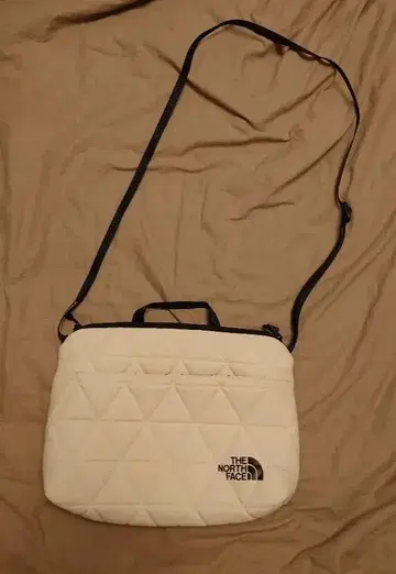 THE NORTH FACE 화이트 사코슈