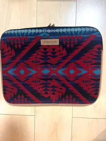 Pendleton 기하학 패턴 노트북 가방