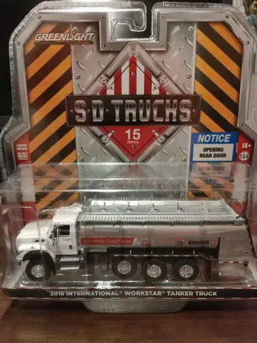 GREENLIGHT SDTRUCKS 15 Tanker Truck 1/64