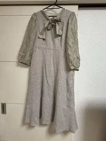 JILLSTUART M 리본 포함 긴팔 원피스