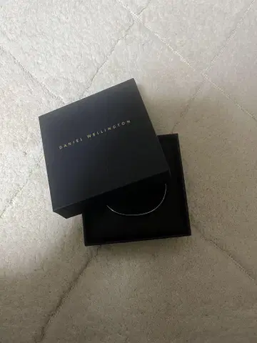 Daniel Wellington 골드 뱅글