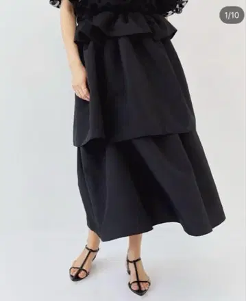 AMOMMA 볼륨 업 플레어 스커트
