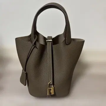 양동이형 브라운 가죽 토트백 18cm