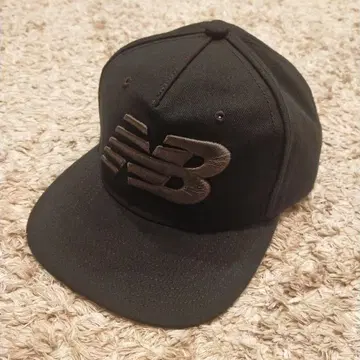 New Balance 블랙 캡 1906