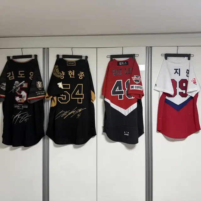 기아타이거즈 유니폼 및 이의리 싸인볼 응원봉