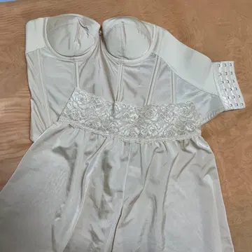 [ 거의 미사용 ] 브라이덜 이너 c65/M