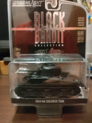 GREENLIGHT 1944 M4 Sherman Tank 1/64