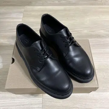 [ 착용 1회 ] Dr. Martens 1461 MONO 3홀 UK8