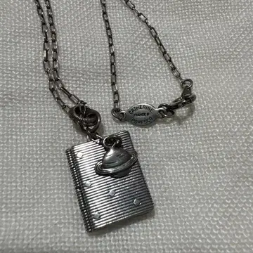 Catherine Popesco 카트린느 포페스코 로켓 펜던트