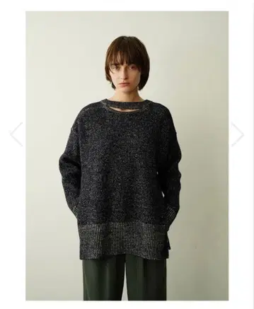 CLANE 23SS W 페이스 컷 넥 와이드