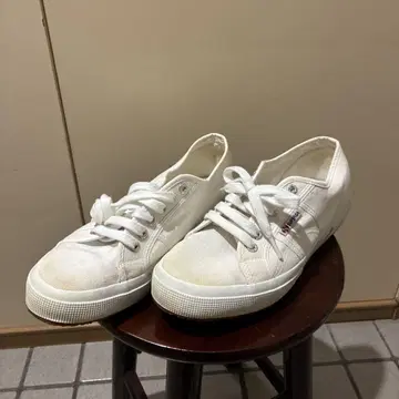 SUPERGA 화이트 스니커즈
