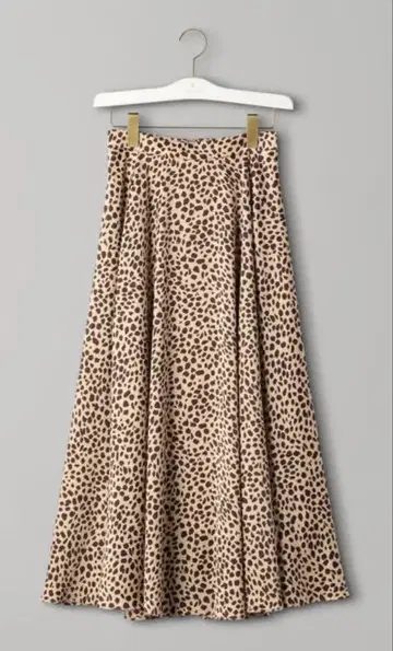 [ 가격 인하 ] UNITED ARROWS 레오파드 무늬 플레어 스커트