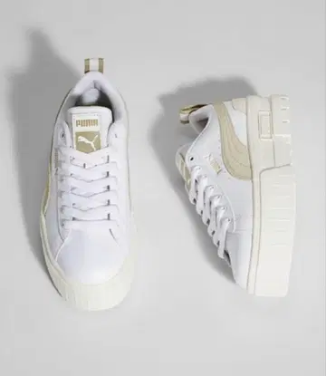 PUMA 화이트 스니커즈