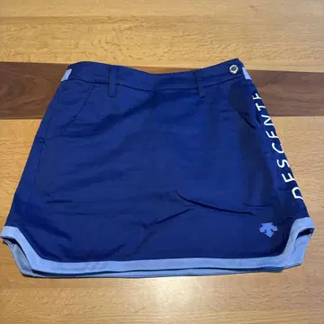 DESCENTE 골프 스커트 S 사이즈