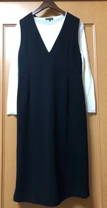 투모로우랜드 Ballsey 울 슬리브리스 원피스 무릎 아래 기장