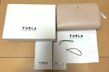 FURLA 베이지 접이식 지갑