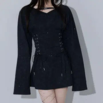 [ AWL ] 라메 맨투맨 레이스업 원피스 블랙