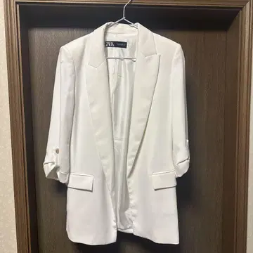 ZARA 화이트 테일러드 자켓