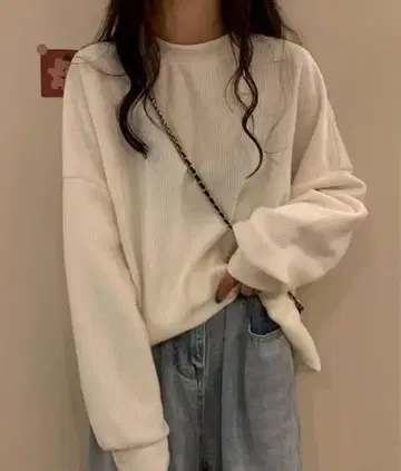리브 편직 화이트 긴팔 상의