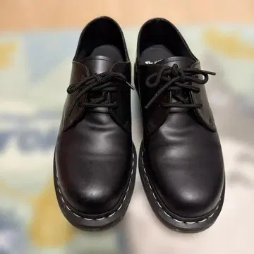 Dr. Martens 블랙 캐주얼 슈즈