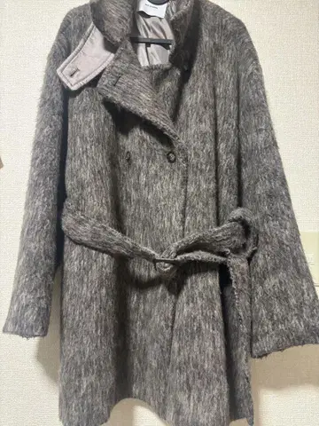 그레이 계열 더블 브레스트 코트