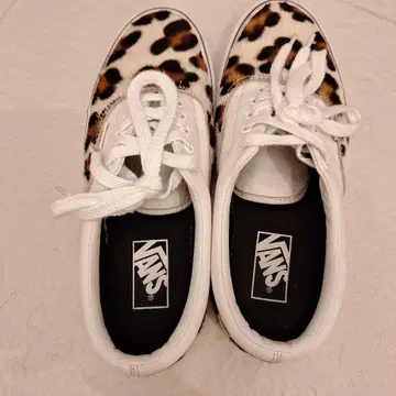 VANS 레오파드 무늬 스니커즈 25cm