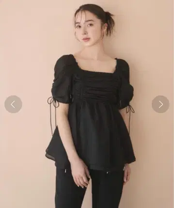 SNIDEL 시어 셔링 블라우스 블랙