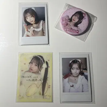 폴라로이드 사진 4장과 배지 세트