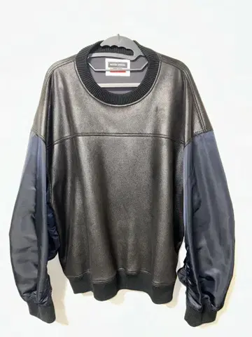 Different Material Docking Crew Neck