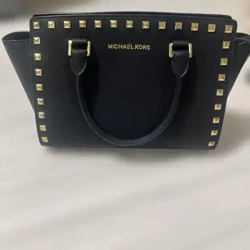 MICHAEL KORS 스터드 토트백