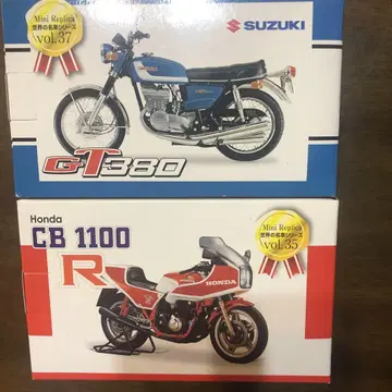 미개봉 레드 바론 세계의 명차 시리즈 GT380, CB1100R 2세트