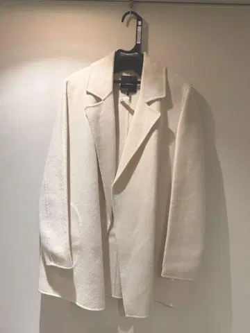 Theory 아이보리 숏코트 자켓