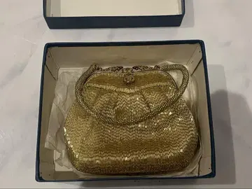 골드 메탈릭 클러치백