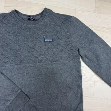 [ 새상품급 ] Patagonia 맨투맨 M 차콜 그레이 퀼트 디자인