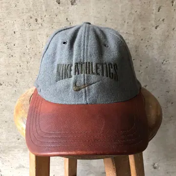 XZ673 NIKE 나이키 은색 택 빈티지 가죽 캡 펠트 90s