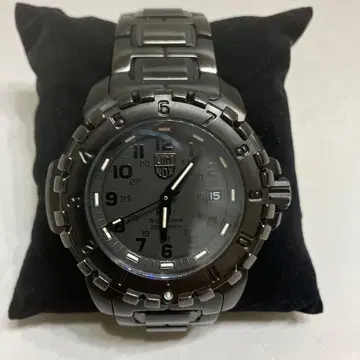 새상품급 루미녹스 나이트호크 6400 시리즈 F-117 블랙아웃