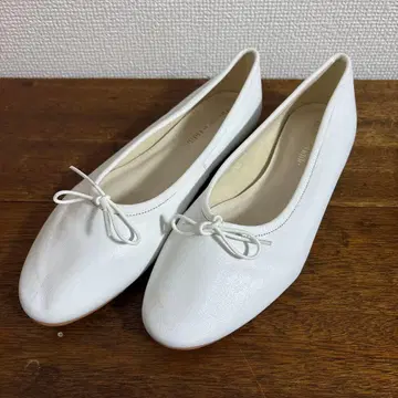 화이트 발레 슈즈 23.5cm