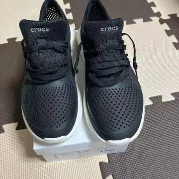 Crocs 블랙 스니커즈 m9 약 27cm