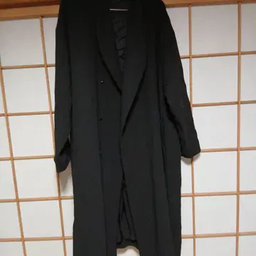 JURGEN LEHL 블랙 롱 코트 주름이 엄청 많지만
