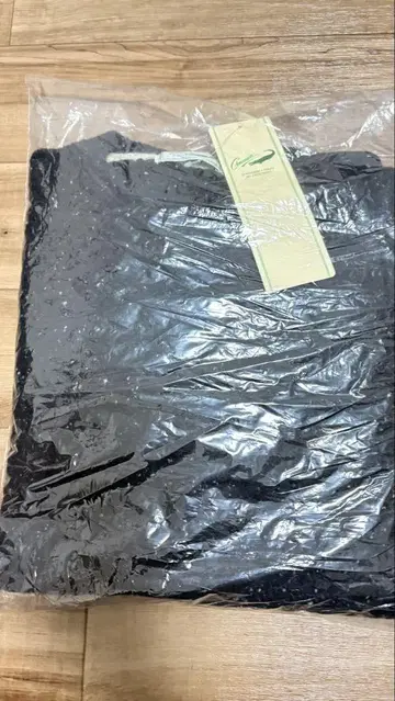 크로커다일 라운드넥 스웨터